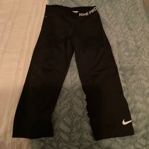 Nike Pro DRI-FIT Capri Leggings